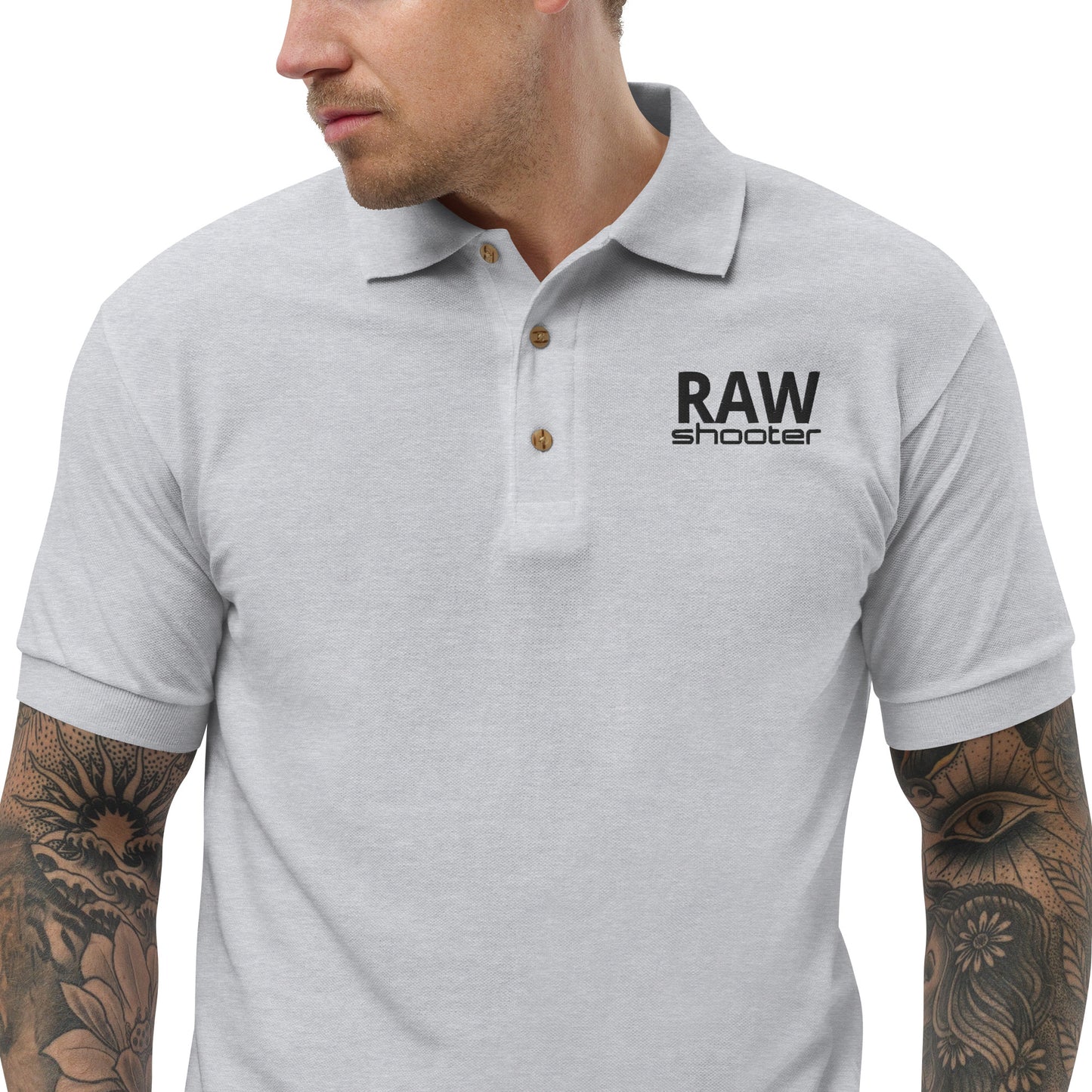 Polo brodé