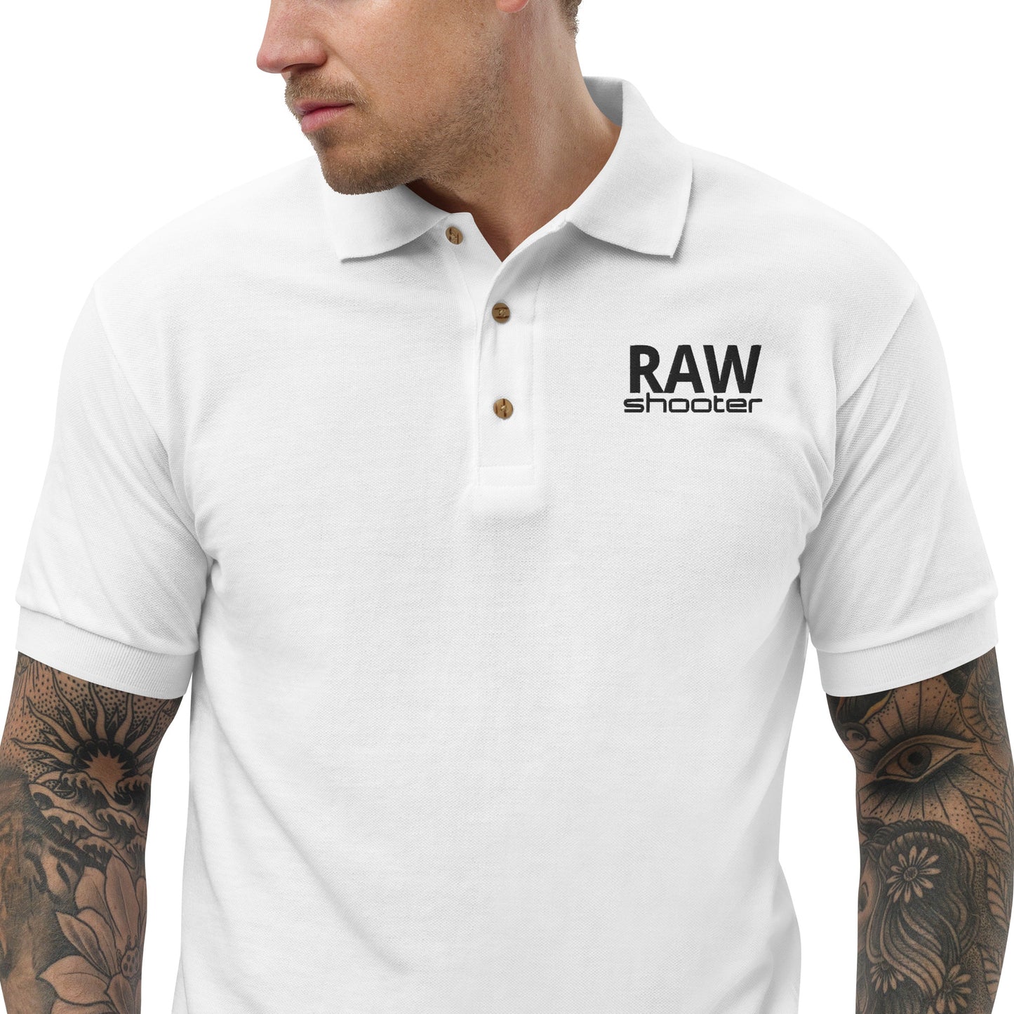 Polo brodé