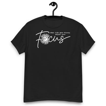 Männer T-Shirts - Focus - Weißes Logo