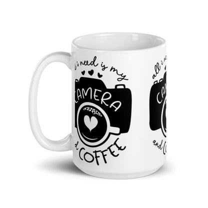 Tazza - Macchina fotografica e caffè